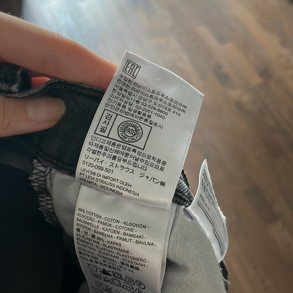 Levi wedgie jean - Picture 5 of 6